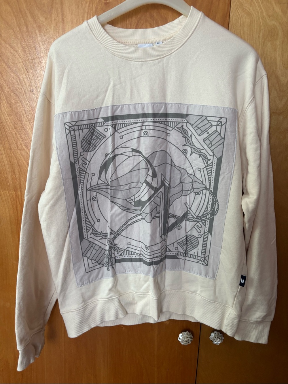 BTS official Map of the Soul “ on “ sweatshirt 02 size Xl ( read)